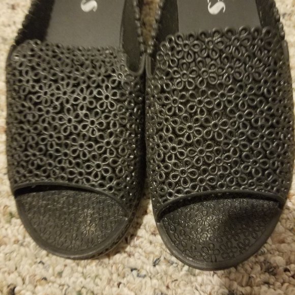 Names Floral Slides/Sandals Women's 9 - Picture 3 of 6
